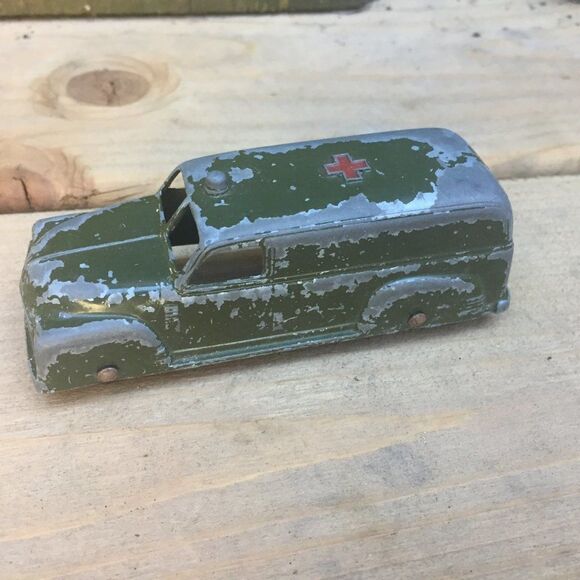 Vintage 1957 TootsieToy Paramedic Ambulance Truck Green Toy Car - Picture 2 of 7